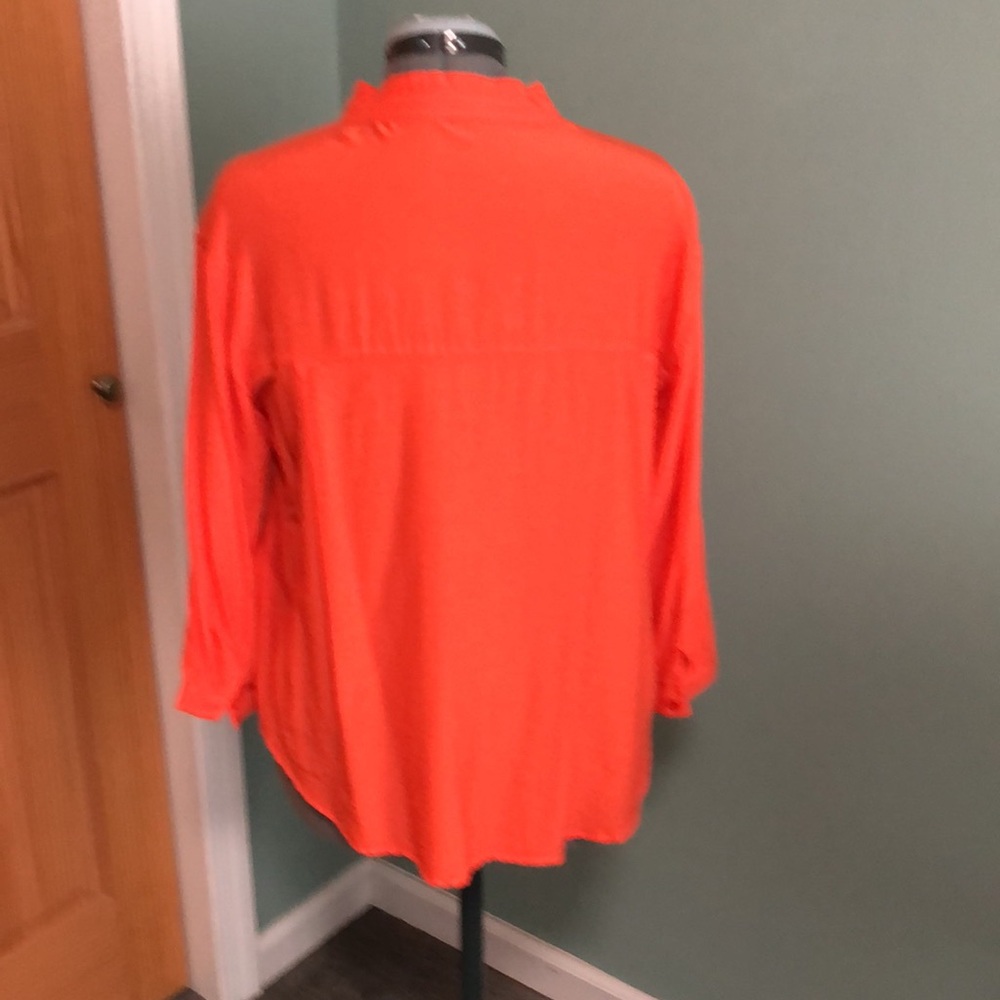 Women’s top - Picture 2 of 12